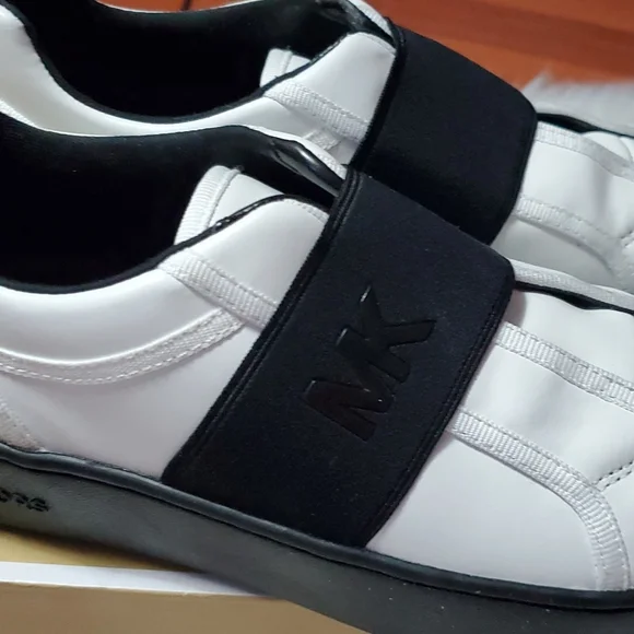 Michael Kors leather sneakers - Picture 2 of 9